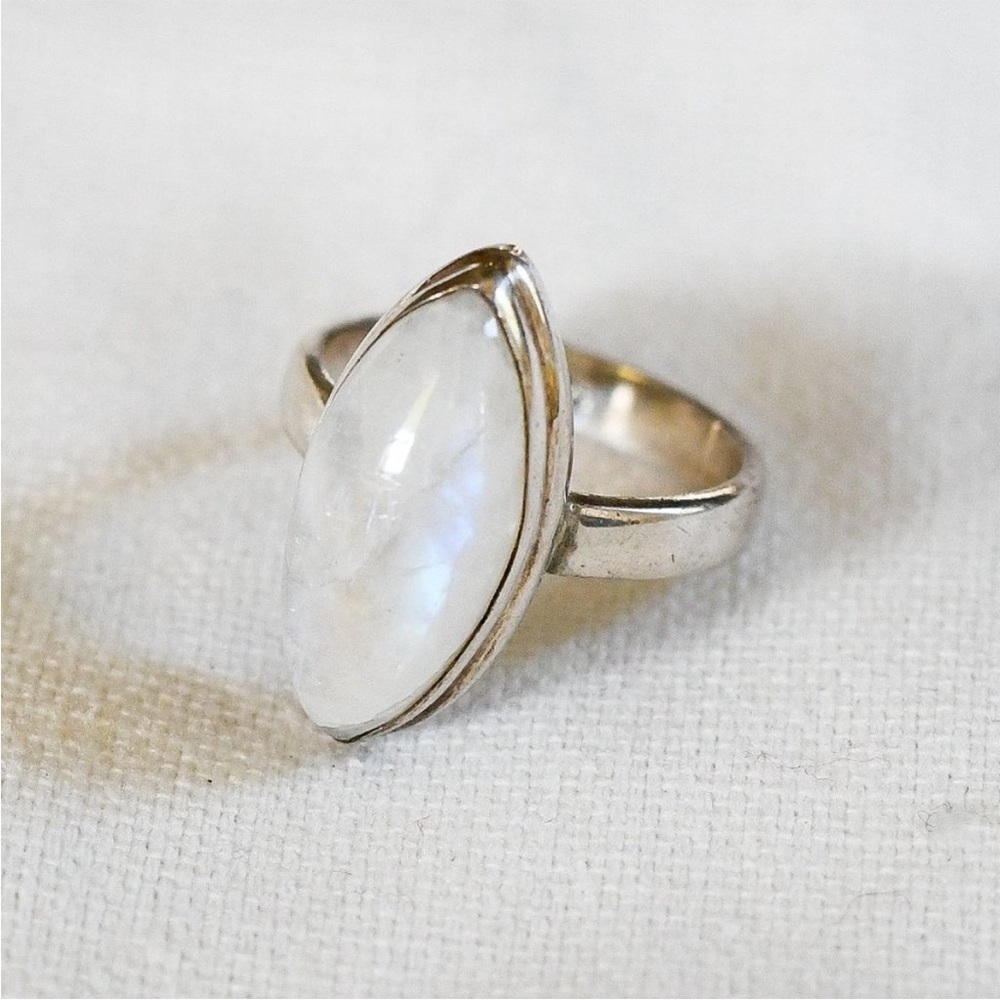 Sterling Silver Moonstone Ring